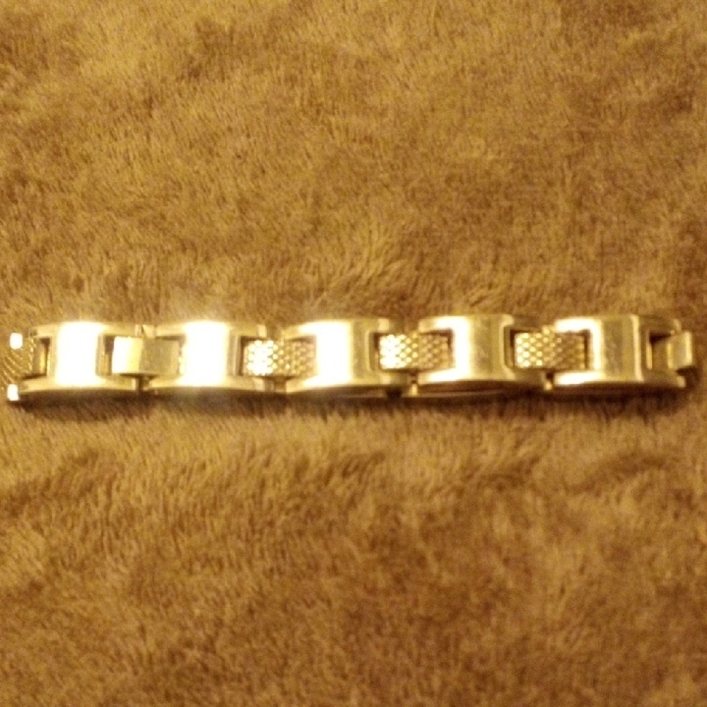Stylish Gold-Tone Link Bracelet